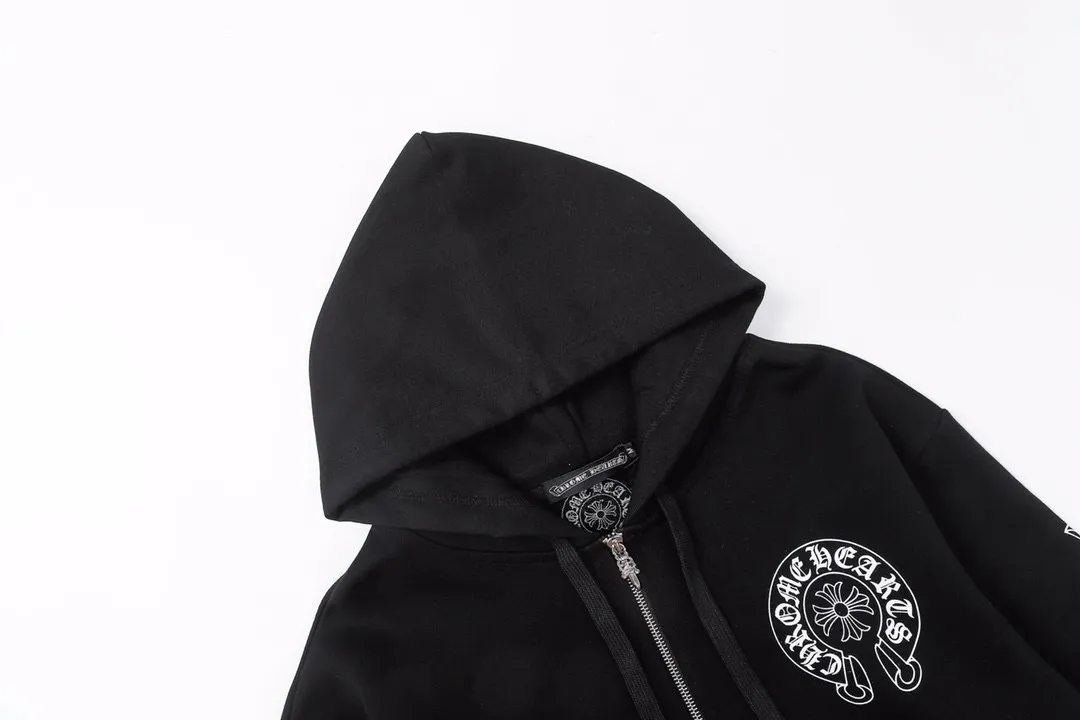 Q30—P230 -Chrome Hearts/Chrome Hearts printed zipper sweatshirt cardigan jacket -420 grams of high-density, high-quality wool, soft, delicate and skin-friendly, soft and silky to the touch, warm and skin-friendly -The hardware and zipper accessories are all customized and full of details -Colour: black -Size: S M L XL